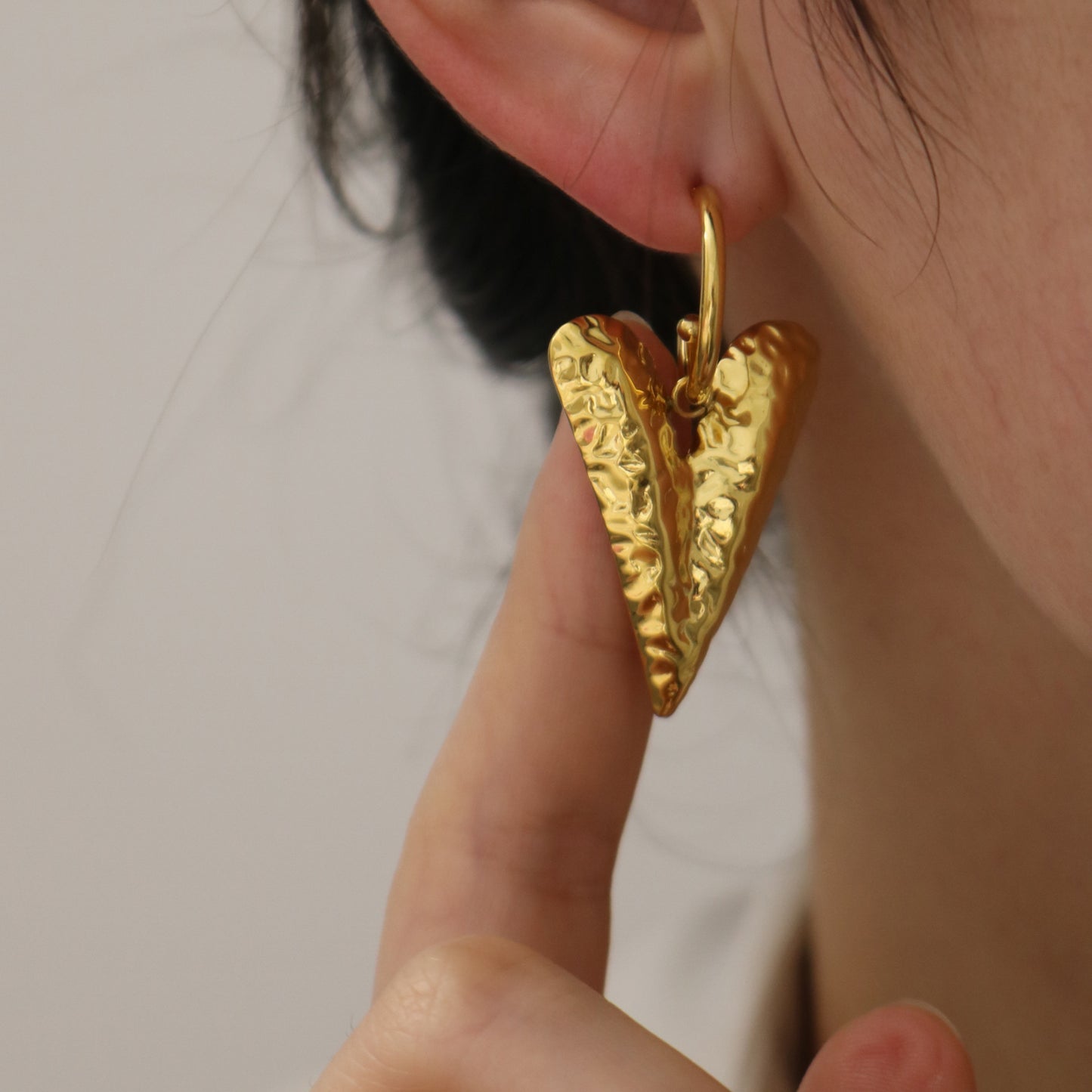 Stainless Steel 18K Gold Love Texture Ear Studs