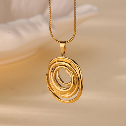 Fashionable Geometric Pendant Necklace With Intertwined Lines