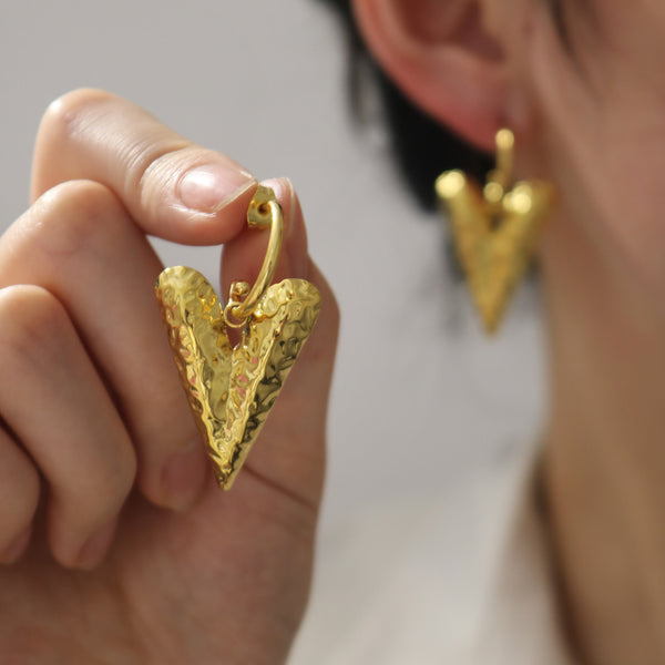 Stainless Steel 18K Gold Love Texture Ear Studs